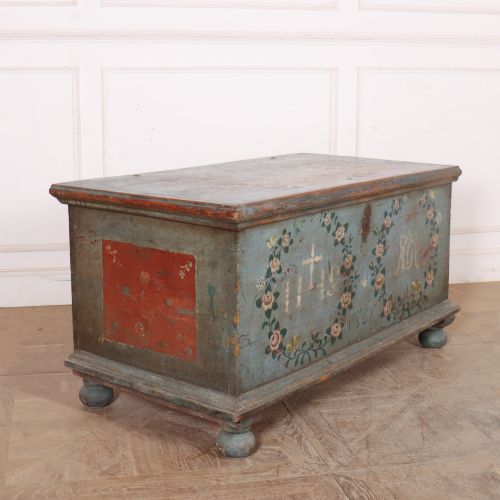 SWEDISH MARRIAGE CHEST - ADDITIONAL PHOTO 4