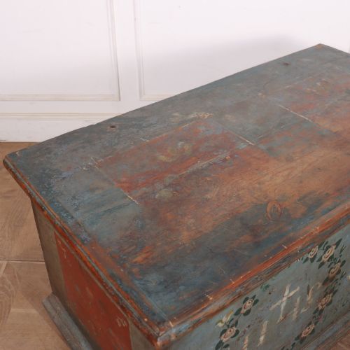 SWEDISH MARRIAGE CHEST - ADDITIONAL PHOTO 5
