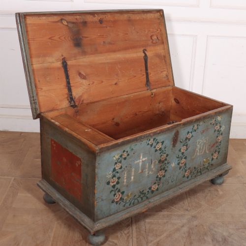 SWEDISH MARRIAGE CHEST - ADDITIONAL PHOTO 8