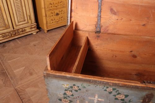 SWEDISH MARRIAGE CHEST - ADDITIONAL PHOTO 9