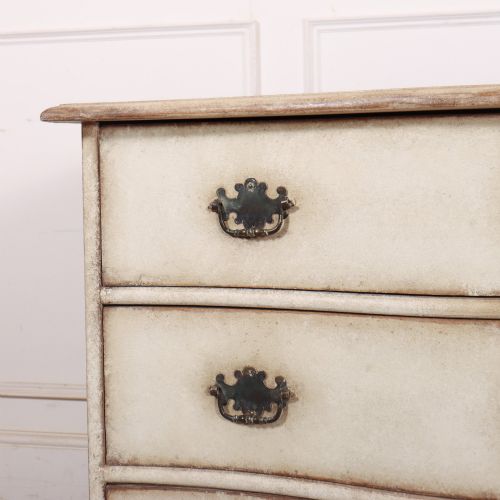 GERMAN SERPENTINE COMMODE - ADDITIONAL PHOTO 1