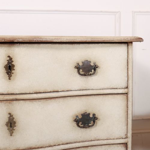 GERMAN SERPENTINE COMMODE - ADDITIONAL PHOTO 2