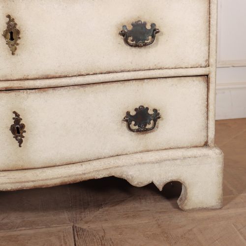 GERMAN SERPENTINE COMMODE - ADDITIONAL PHOTO 4