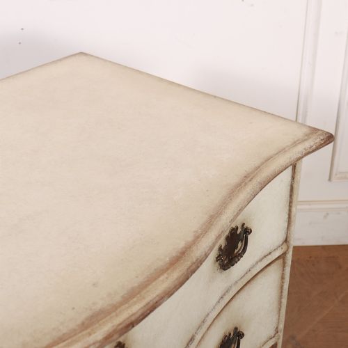 GERMAN SERPENTINE COMMODE - ADDITIONAL PHOTO 9