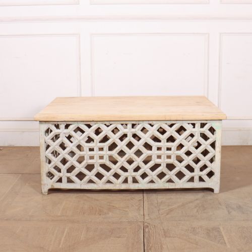 UNUSUAL ANGLOINDIAN COFFEE TABLE
