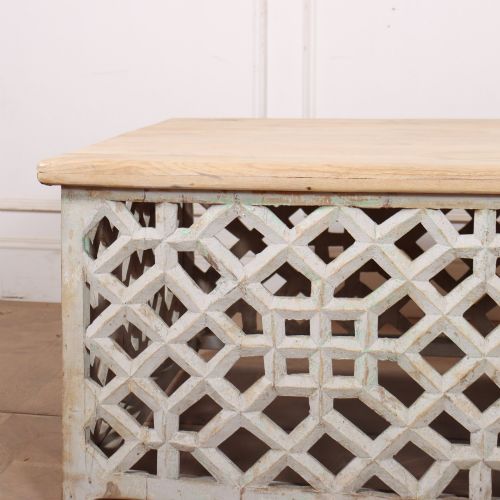 UNUSUAL ANGLOINDIAN COFFEE TABLE - ADDITIONAL PHOTO 1
