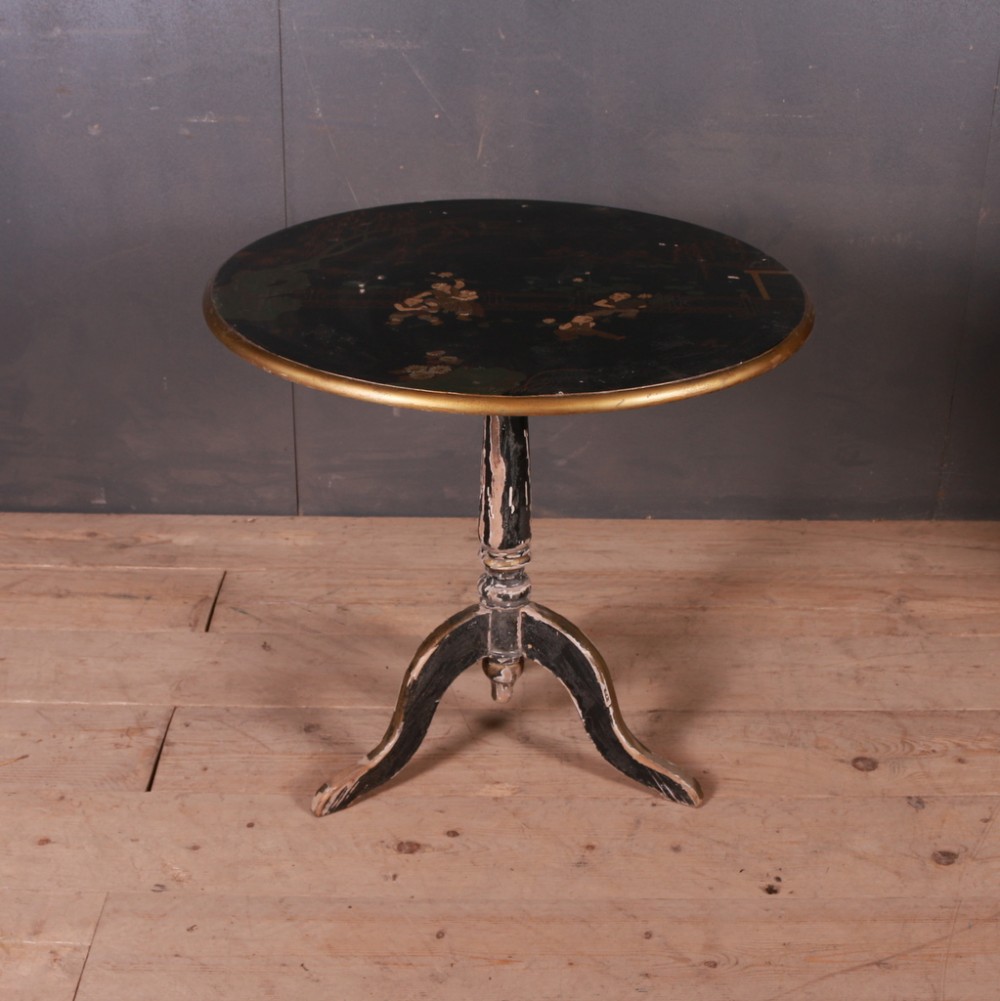  Chinoiserie Lamp Table