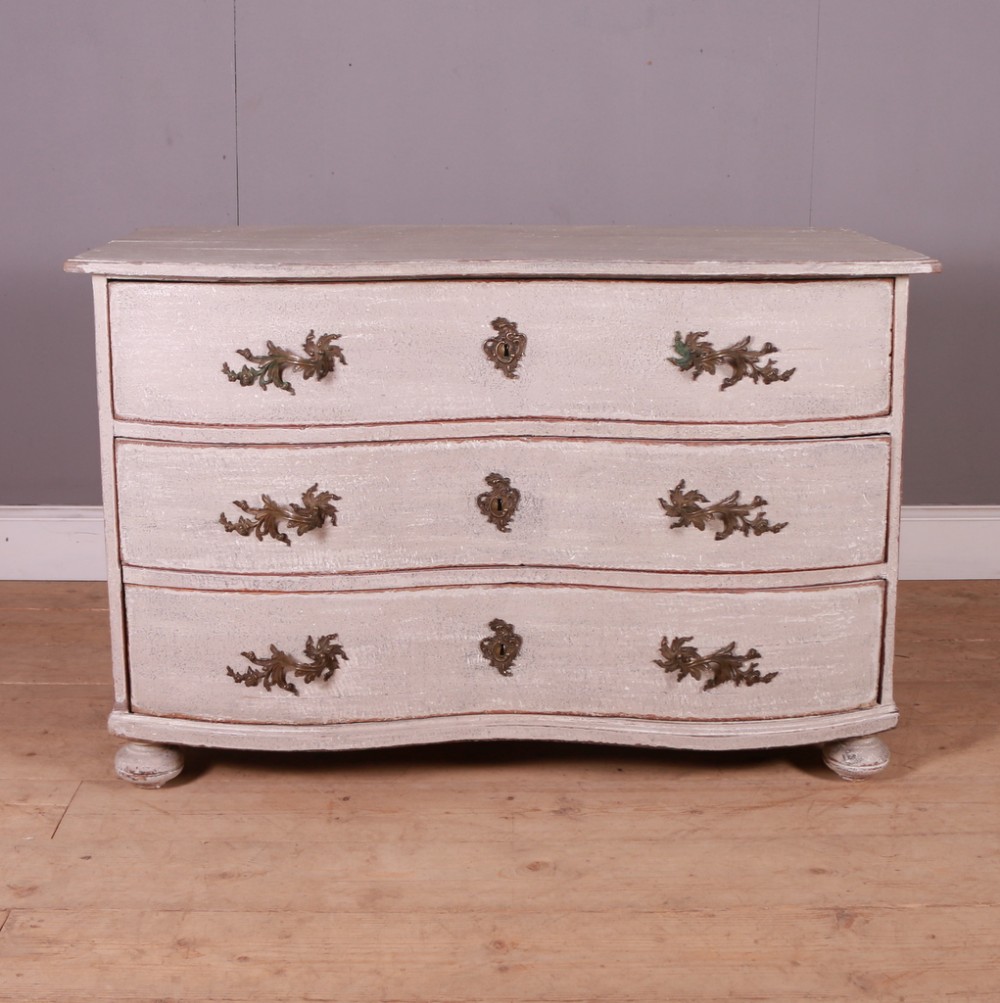 18th C French Serpentine Commode