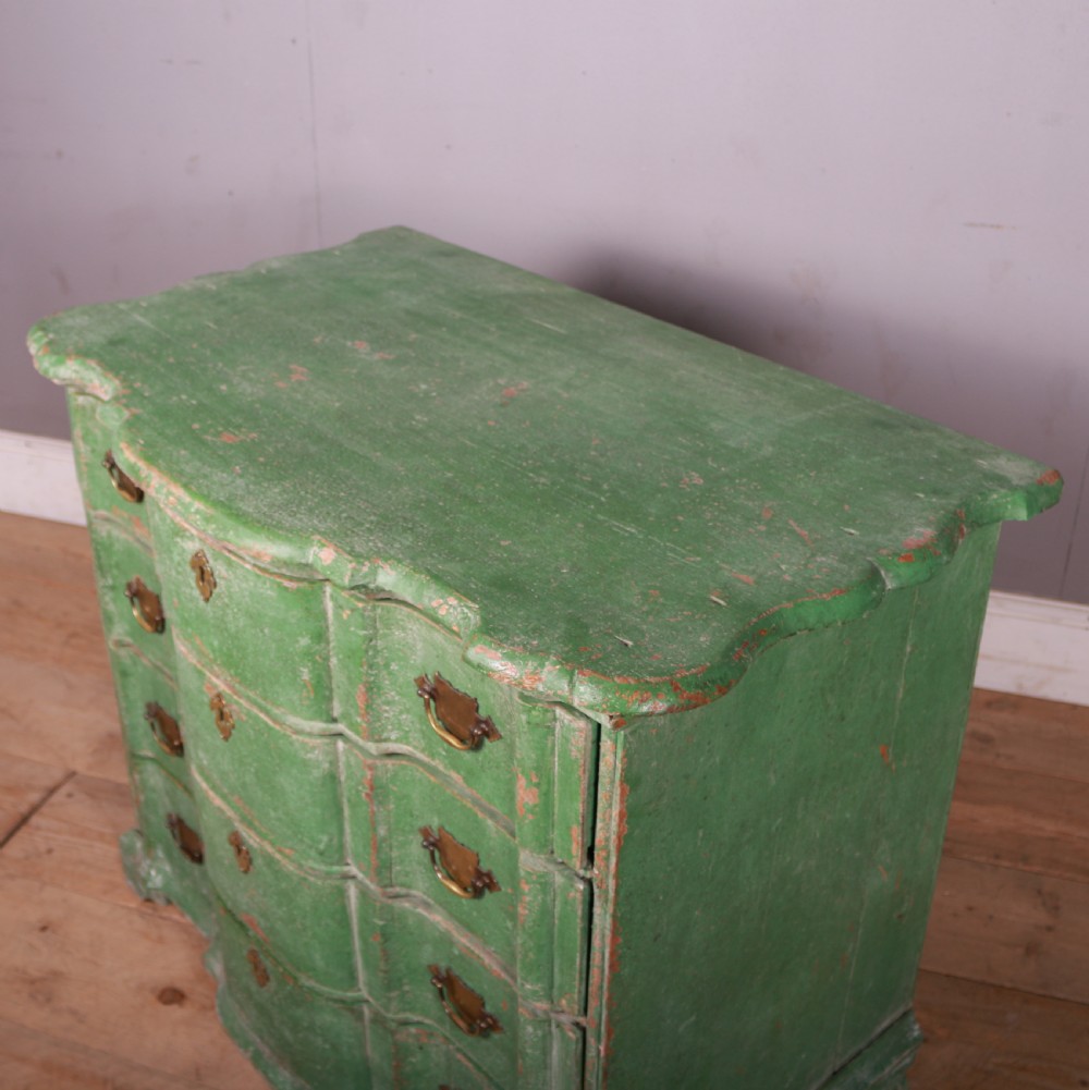 18th Century Dutch Serpentine Front Commode View VIII