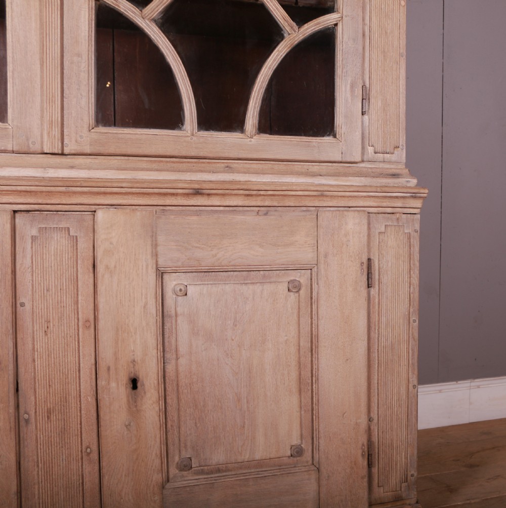 18th Century Dutch Display Cabinet View VI