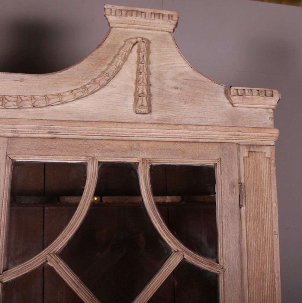 18th Century Dutch Display Cabinet View VII