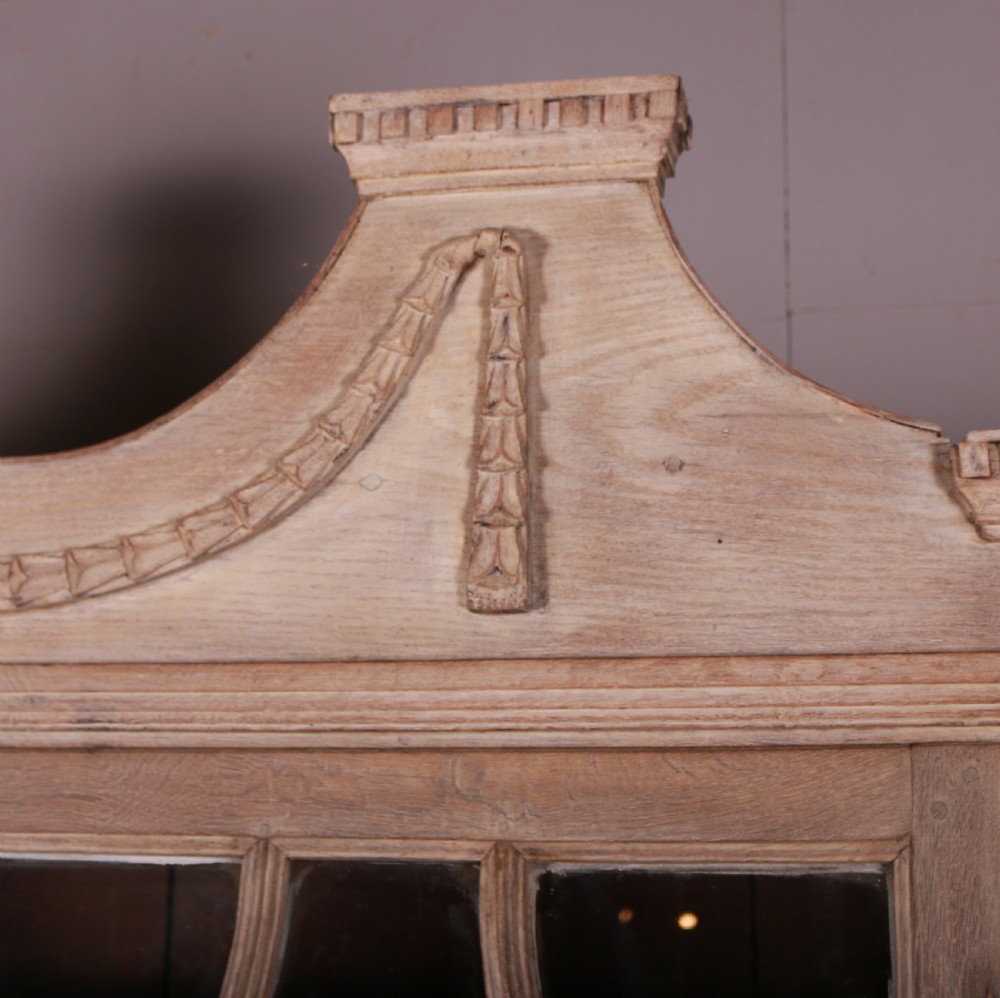 18th Century Dutch Display Cabinet View VIII