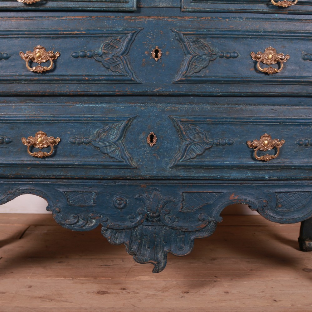 18th Century Portuguese Commode View VII