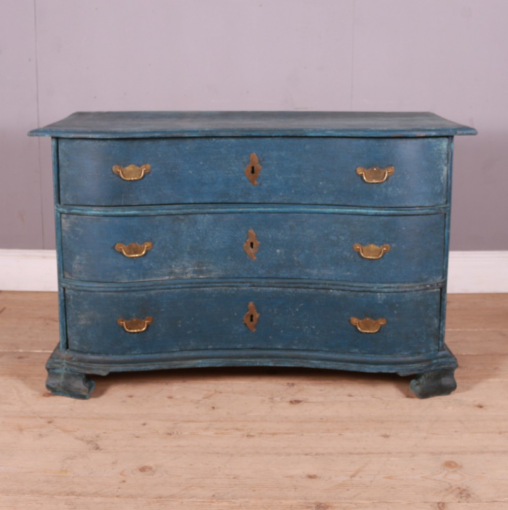 18th Century Austrian Serpentine Commode