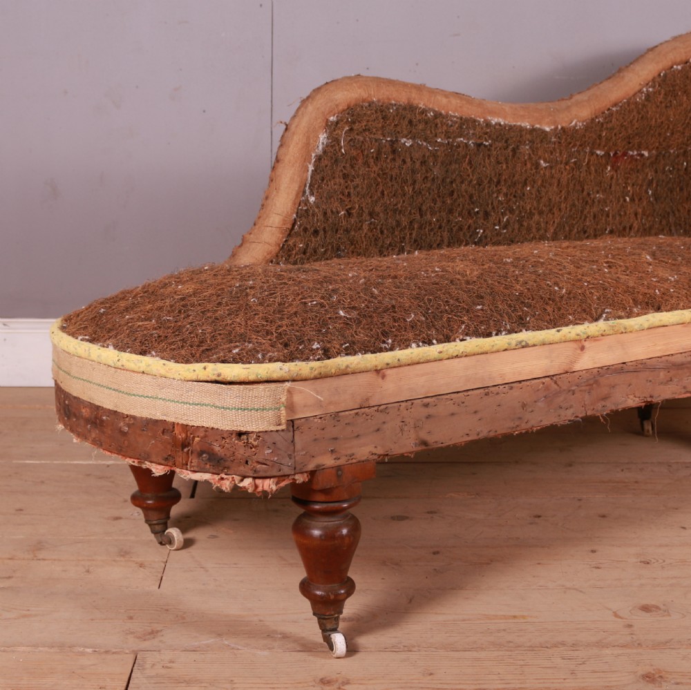 English Country House Chaise Lounge View II