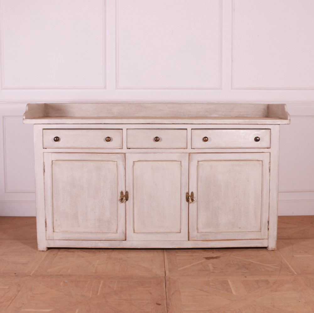 Large Scottish Dresser Base