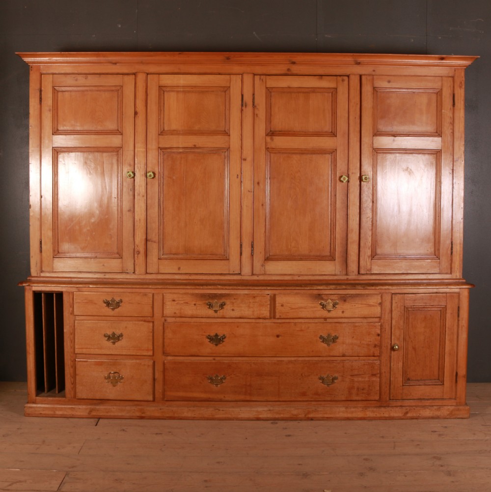 Country House Kitchen Cupboard