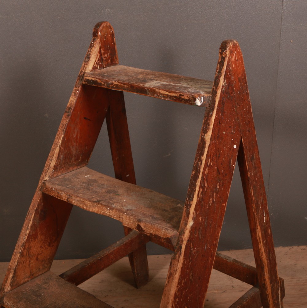 Primitive Set of Steps View III