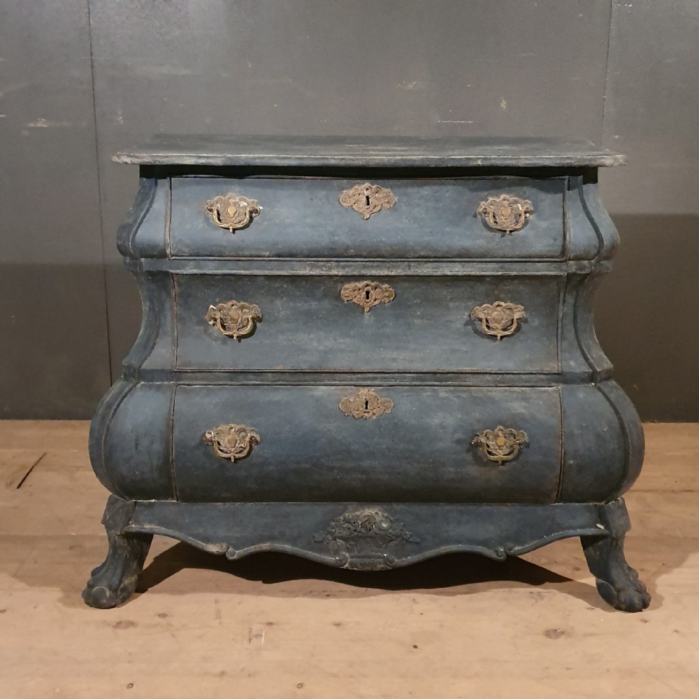 Dutch Bombe Commode