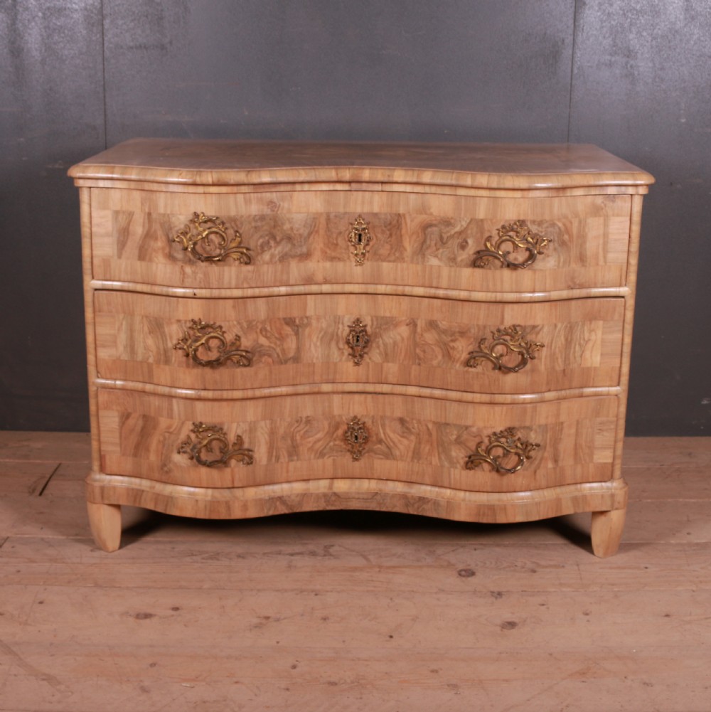 18th Century French Serpentine Commode