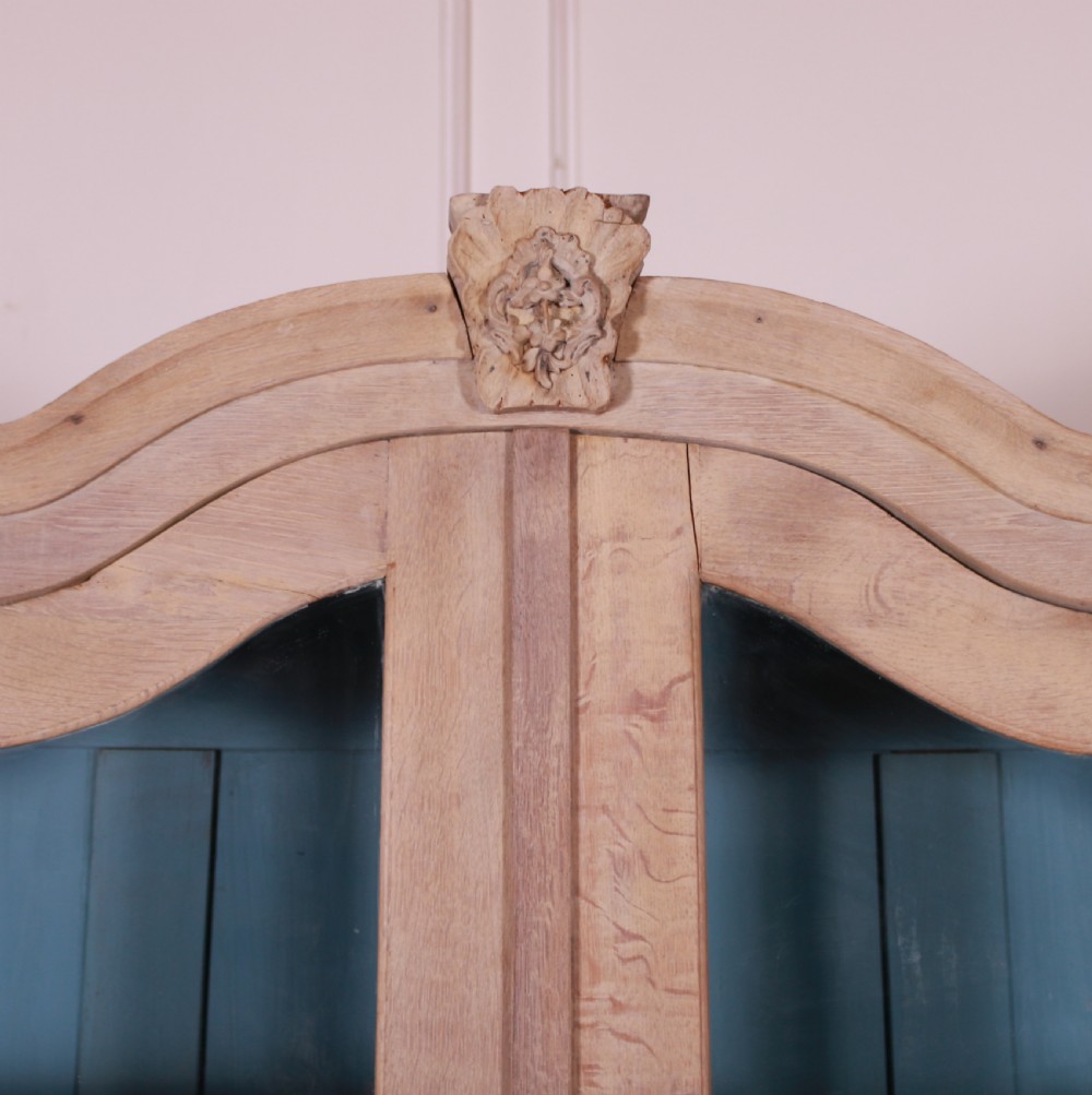 Dutch Bleached Oak Vitrine View II