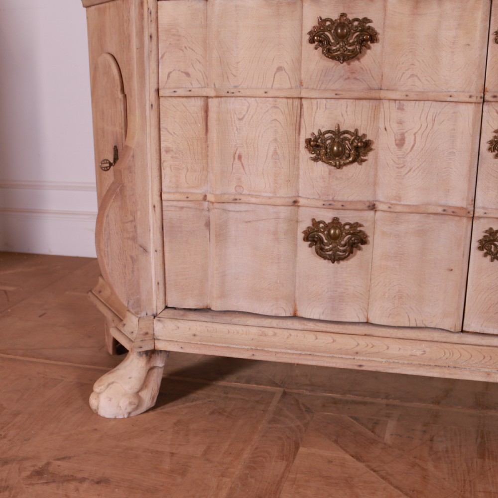 Dutch Bleached Oak Vitrine View IV