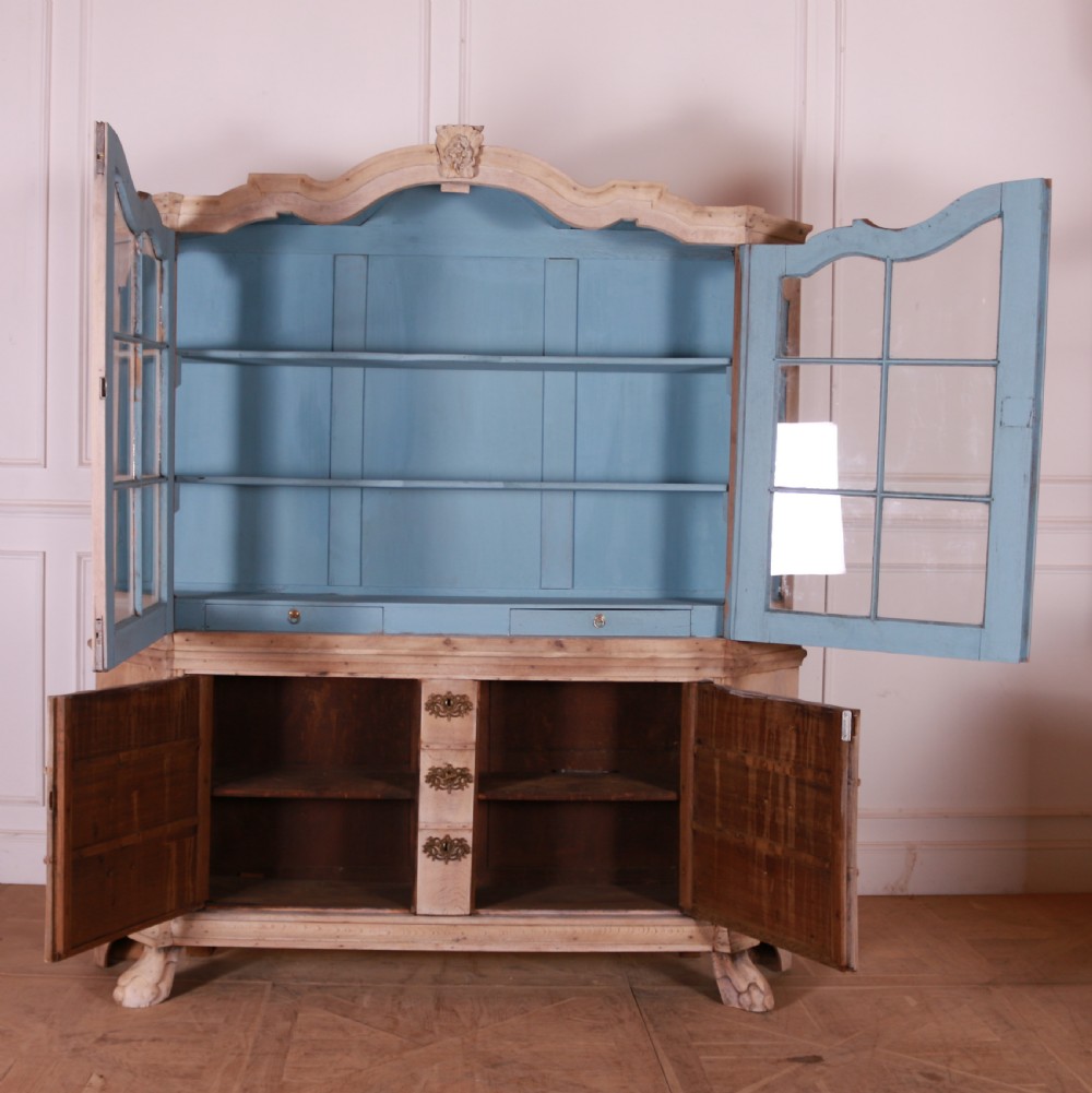 Dutch Bleached Oak Vitrine View VIII
