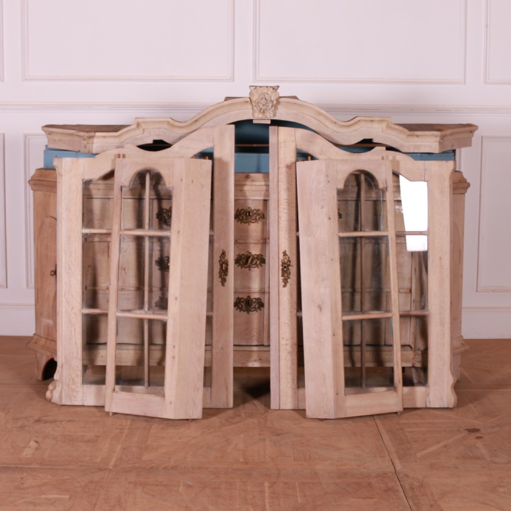 Dutch Bleached Oak Vitrine View XI