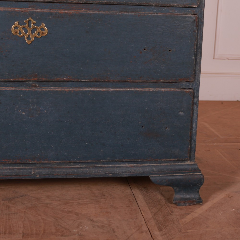 18th Century English Chest of Drawers View IV
