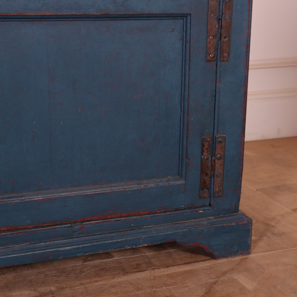 18th Century English Dresser Base View VI