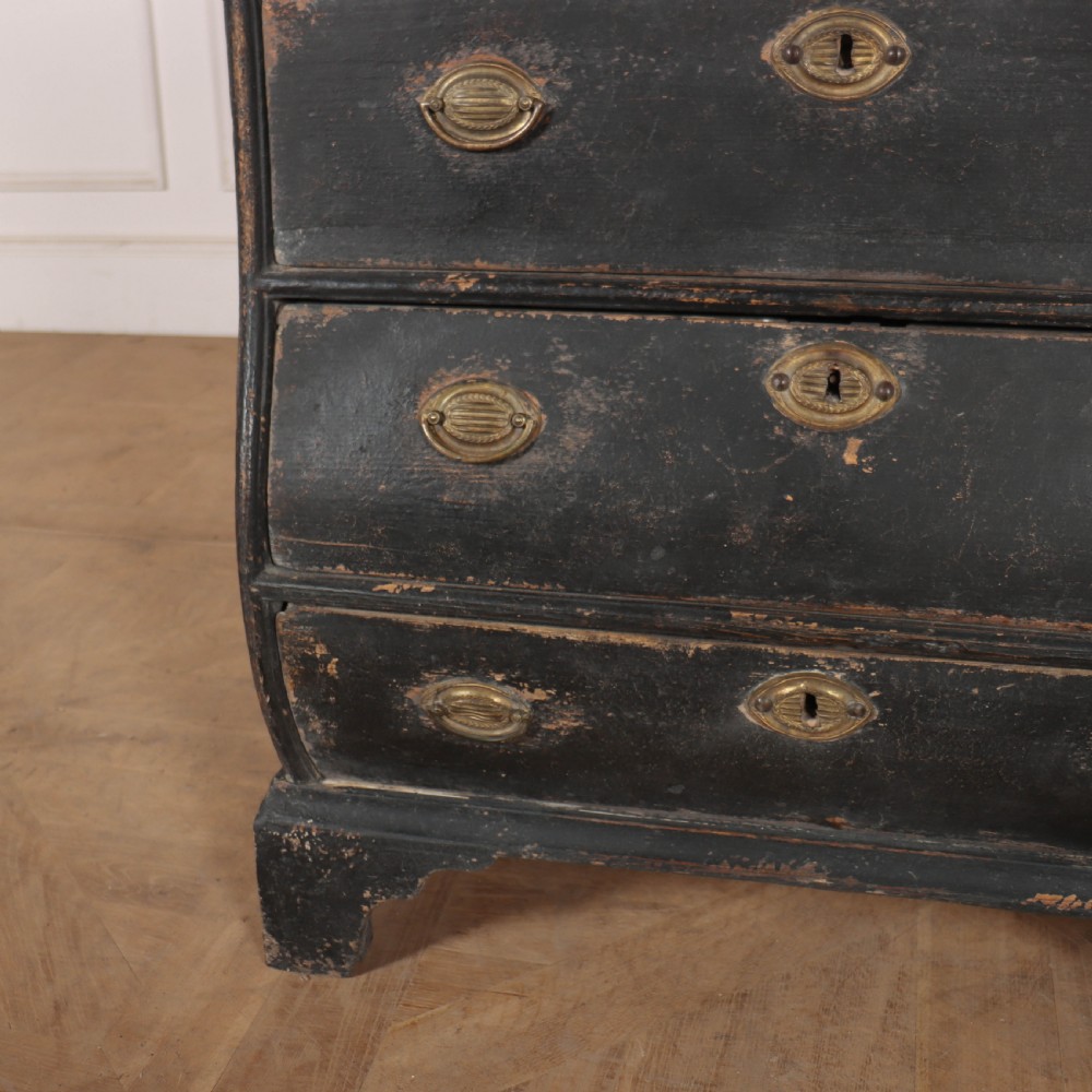 18th Century Dutch Commode View X