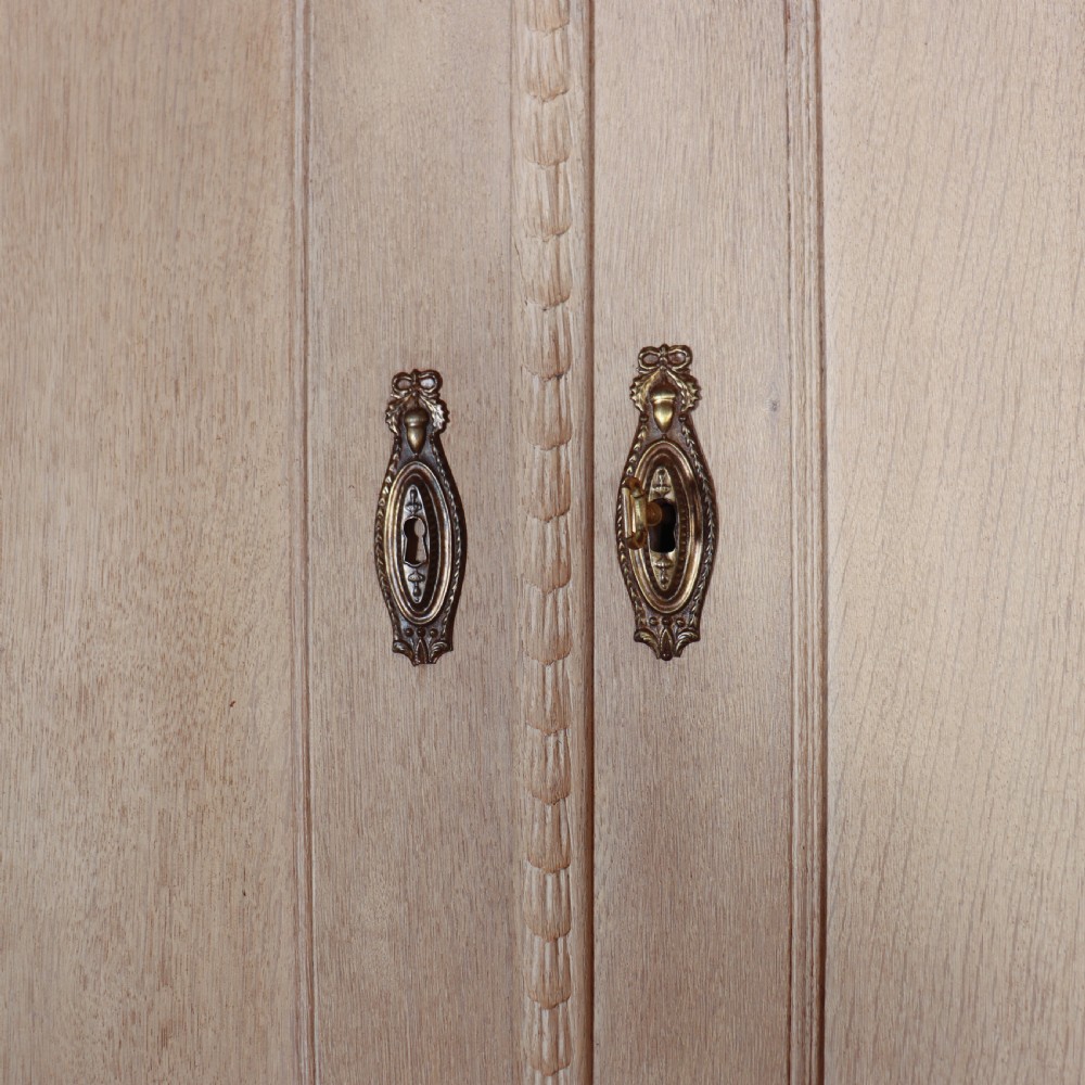 Dutch Bleached Oak Linen Cupboard View VII