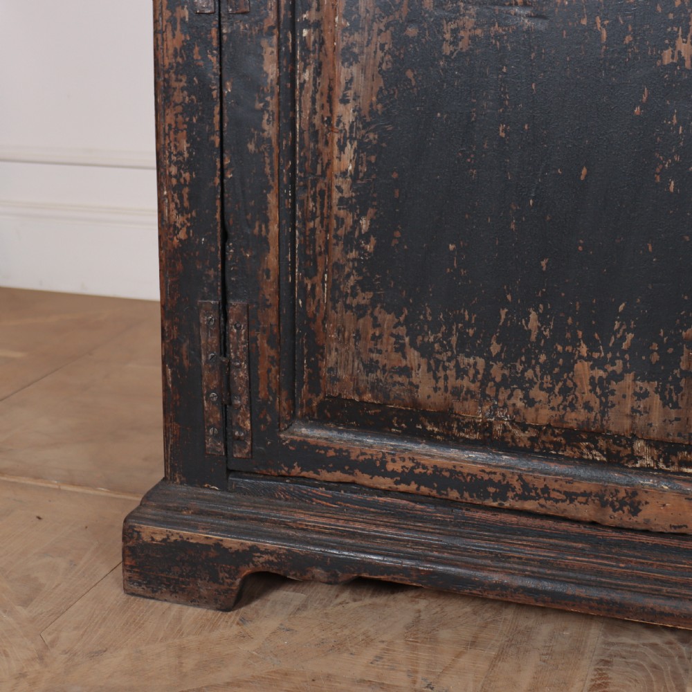 18th Century English Dresser Base View VI