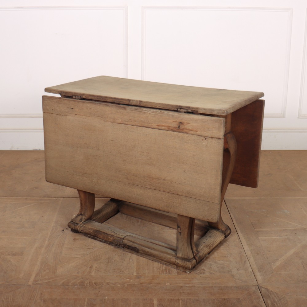 18th Century Oak Gate-leg Table View II