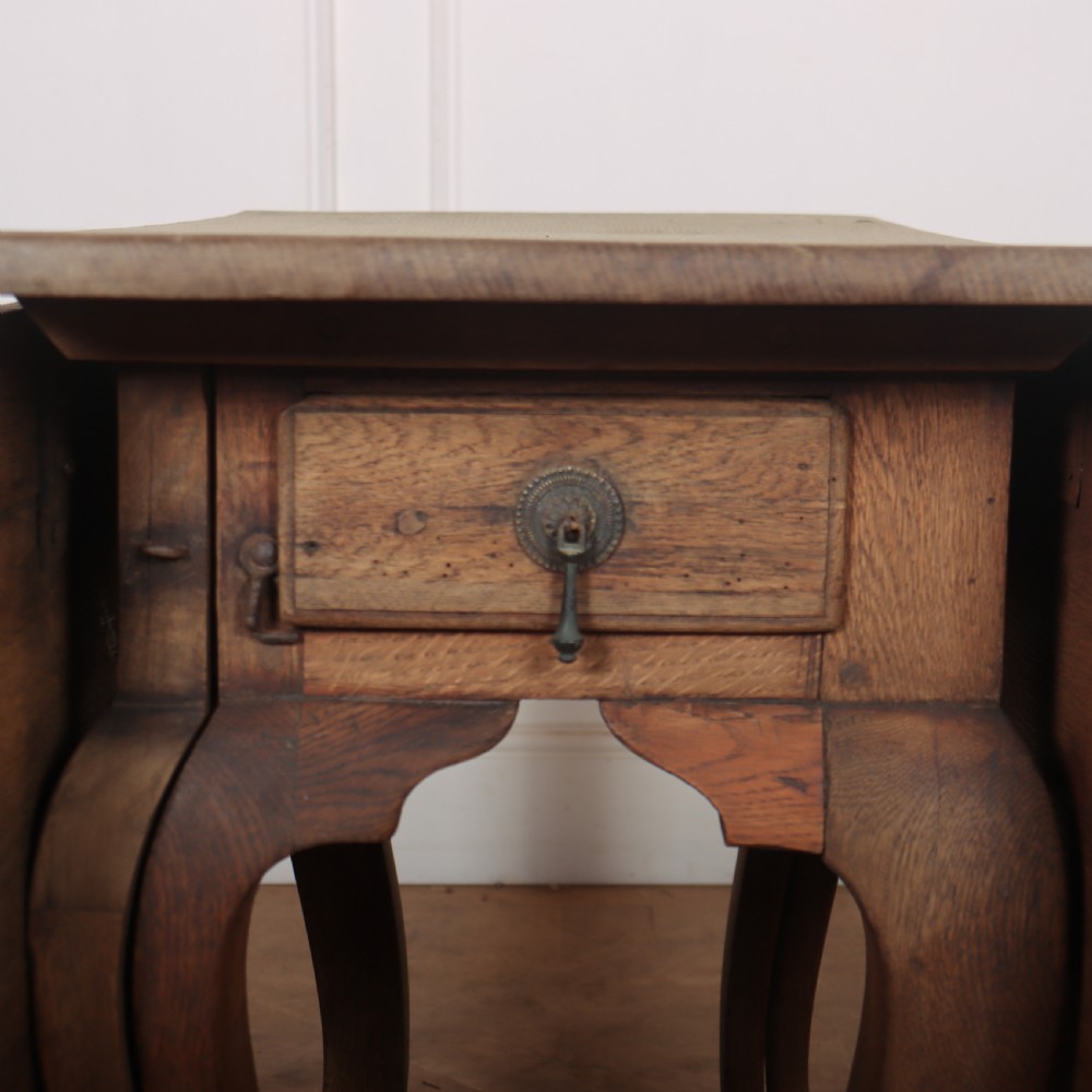 18th Century Oak Gate-leg Table View IV