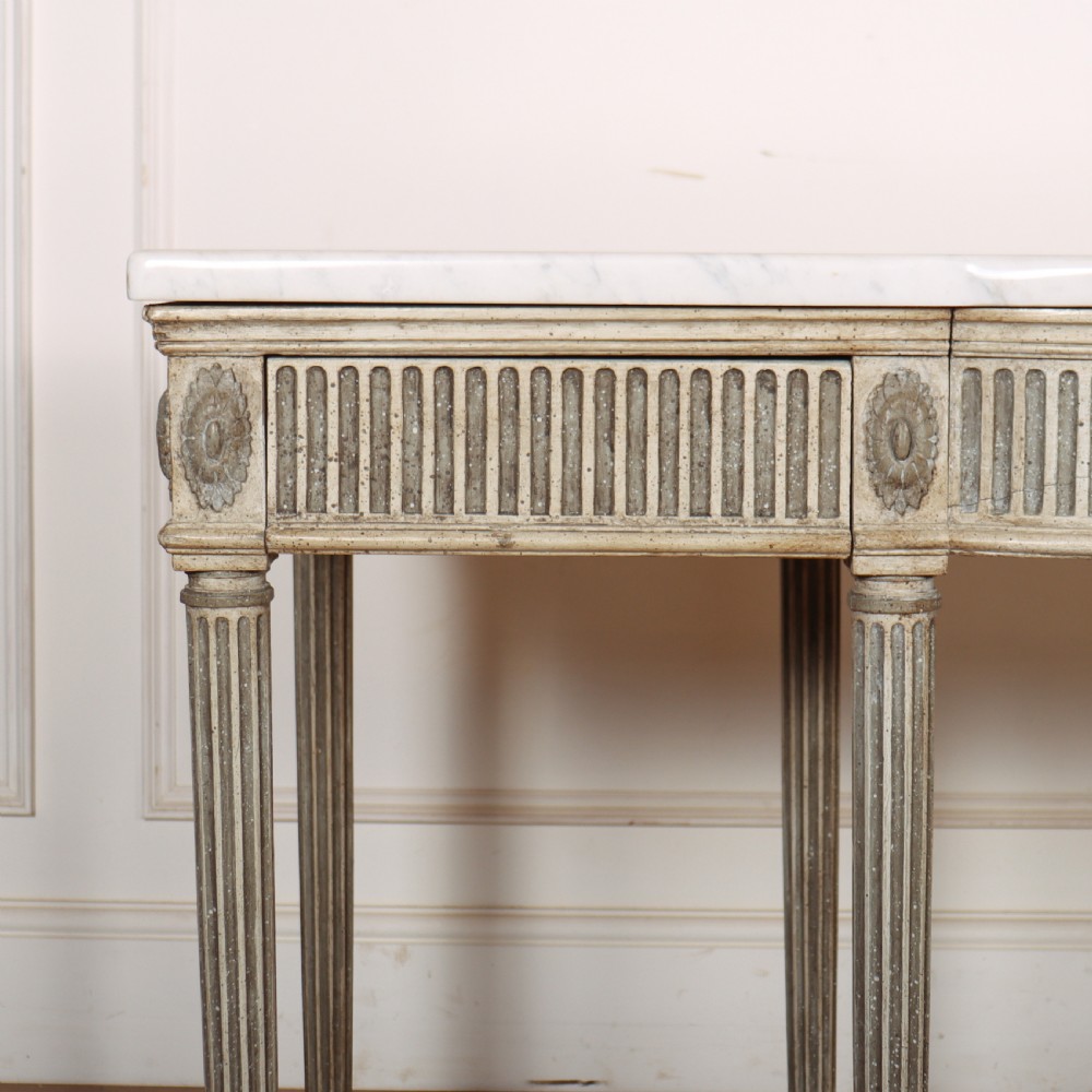 English Serpentine Console Table View IV