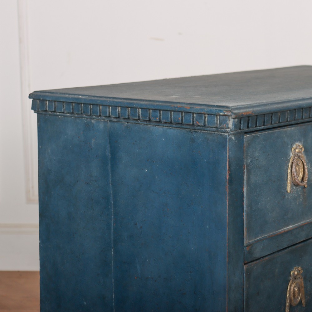 18th Century Italian Painted Commode View VII