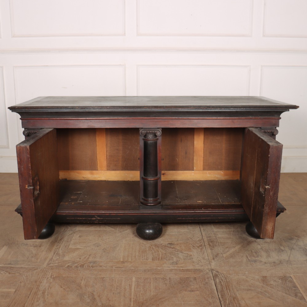 18th Century Continental Oak Buffet View VII