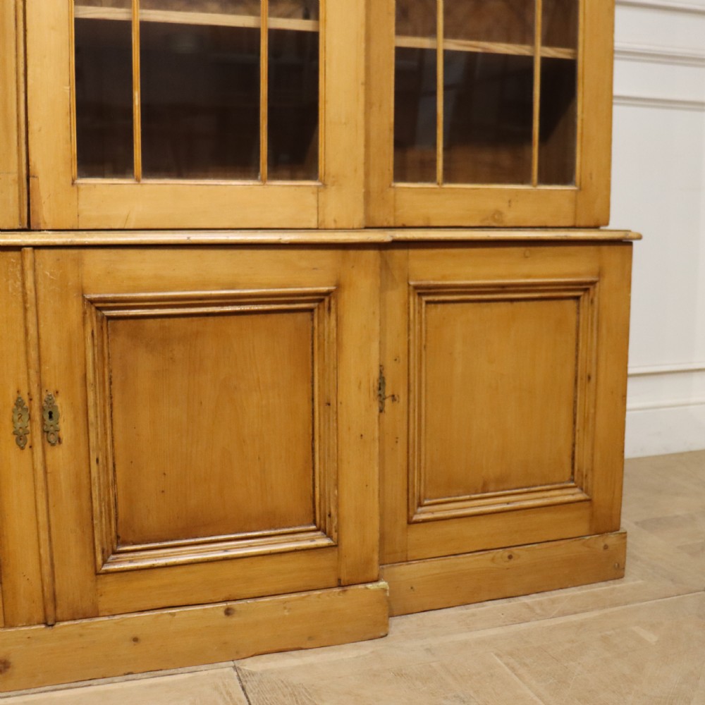 18th Century English Library Bookcase View V