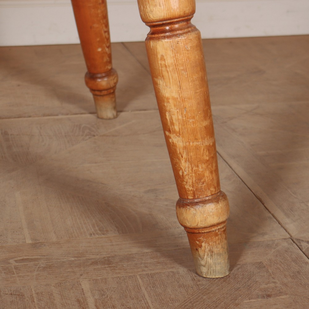 19th Century Circular Pine Dining Table View IV