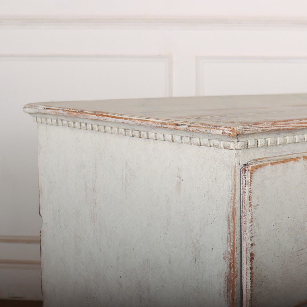 Swedish Painted Pine Commode View VIII