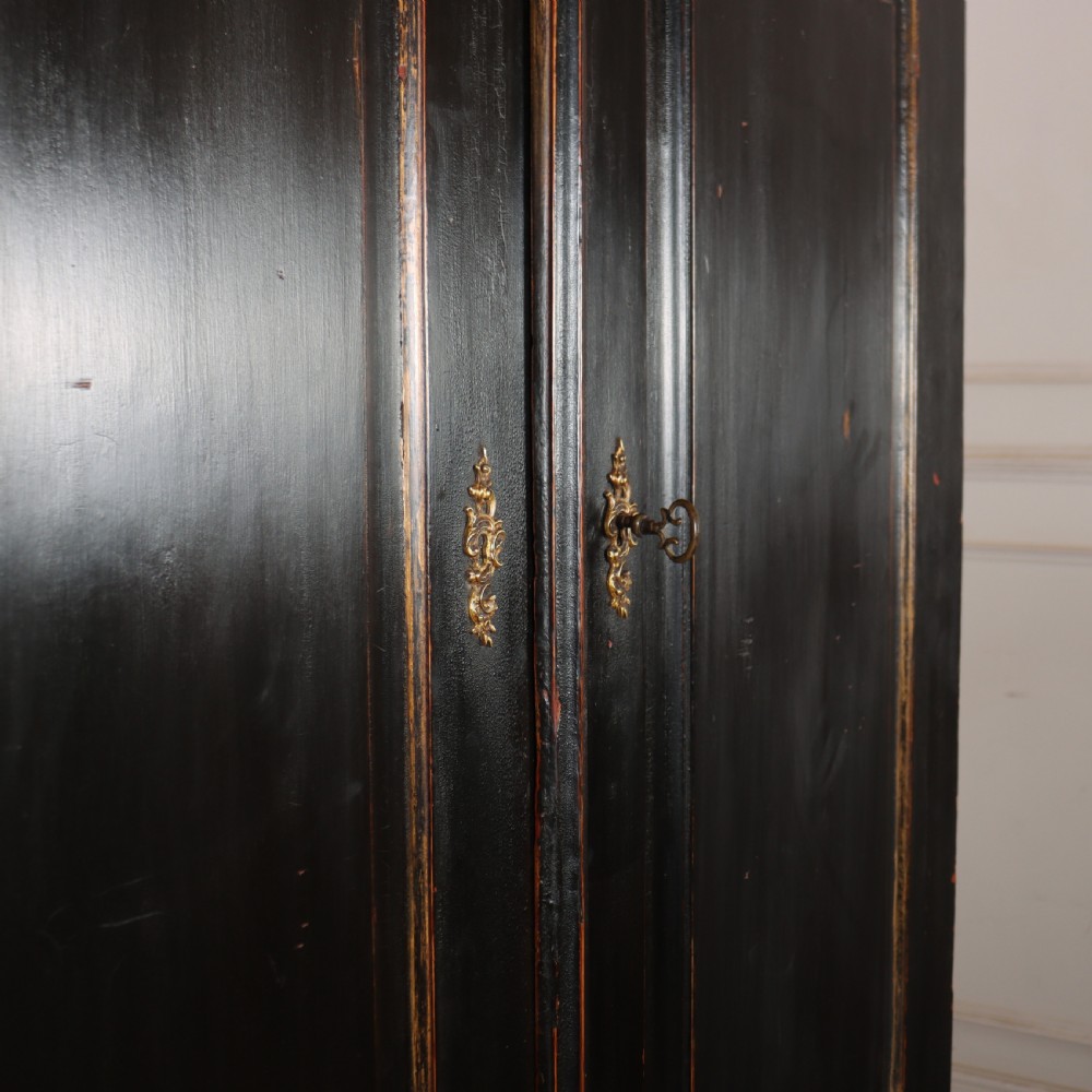 18th Century Swedish Painted Linen Cupboard View IV