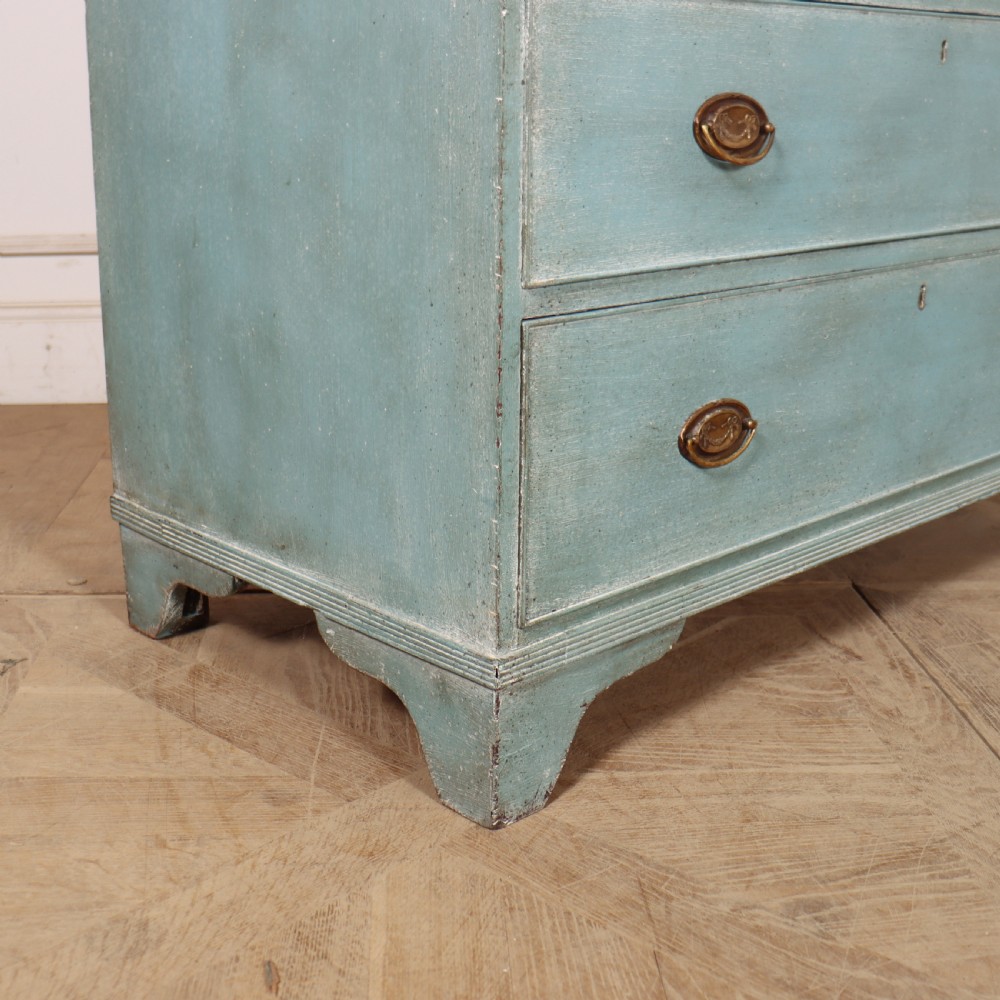 English Chest of Drawers View X