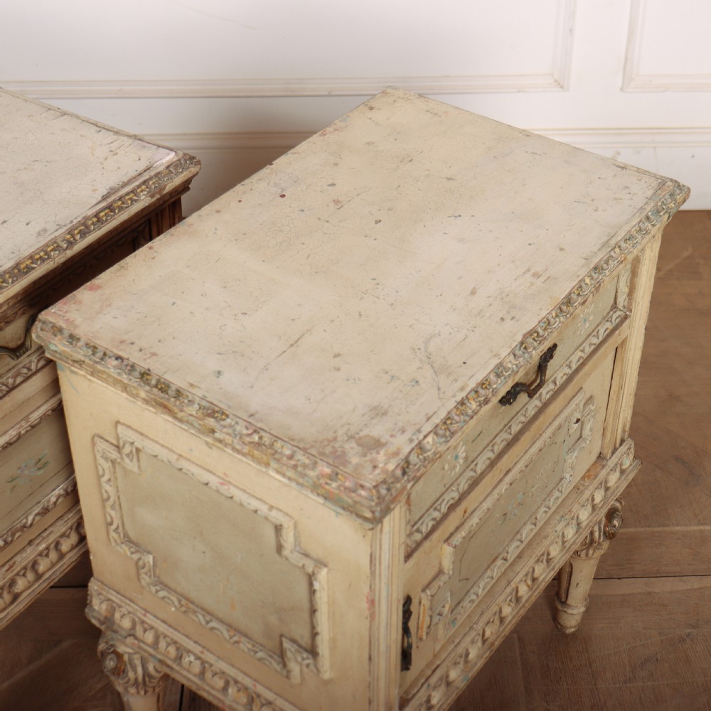 Pair of Italian Bedside Cabinets View XII