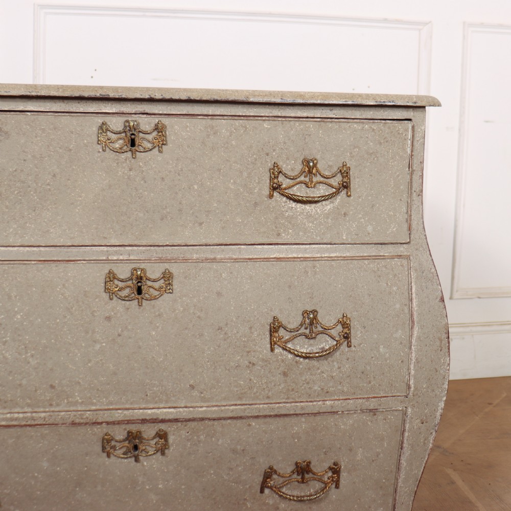 Dutch Bombe Commode View V