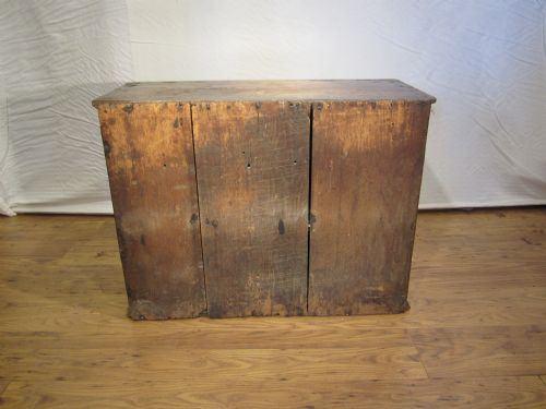 17TH CENTURY OAK MURAL CUPBOARD - ADDITIONAL PHOTO 2