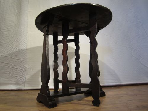 SMALL OAK GATELEG TABLE - ADDITIONAL PHOTO 4