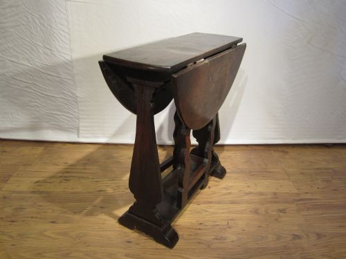SMALL OAK GATELEG TABLE - ADDITIONAL PHOTO 7