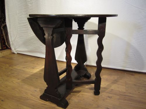 SMALL OAK GATELEG TABLE - ADDITIONAL PHOTO 11