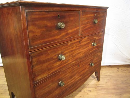 LATE 18TH CENTURY MAHOGANY CHEST OF DRAWERS - ADDITIONAL PHOTO 3